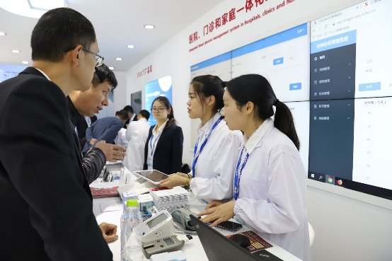 三诺携多功能检测新品参展第82届CMEF，打造全程健康咨询新体验